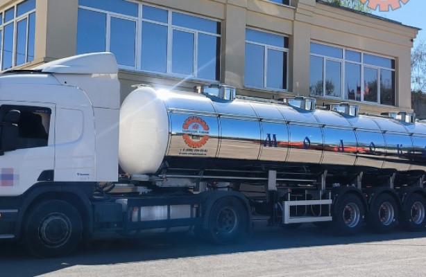 Вологодский завод выпустил полуприцеп-цистерну для предприятия молочного комплекса