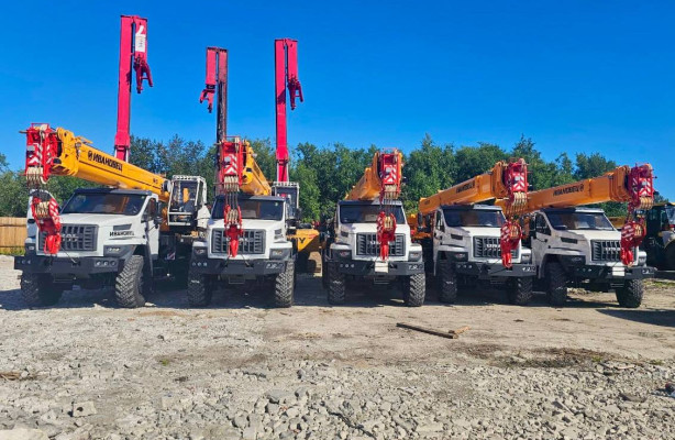 UMG выпустила партию из 20 автокранов для задач по электрификации Чукотки