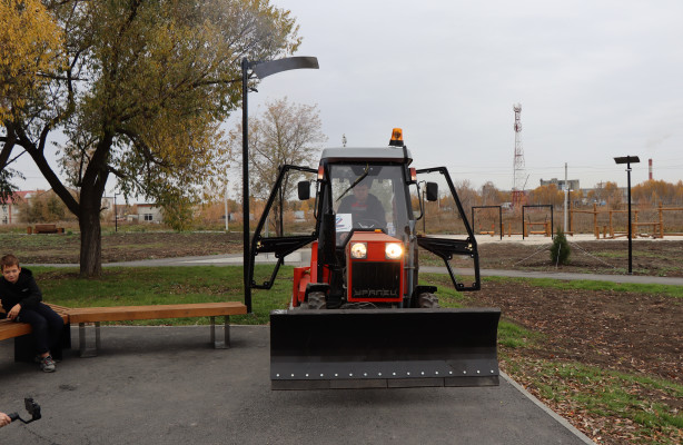 Российская компания выпустила мини-трактор с адаптивным управлением под возможности бойца СВО