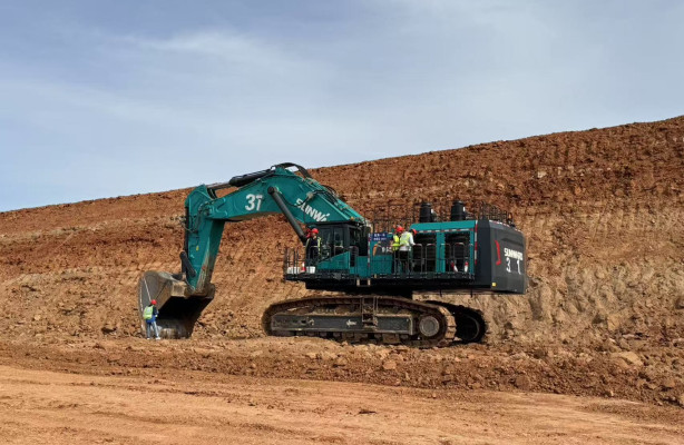 Новинка рынка тяжёлой спецтехники — карьерный экскаватор SUNWARD SWE1650F