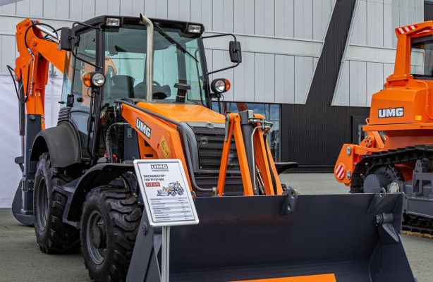 UMG внесла изменения в конструкцию экскаваторов-погрузчиков