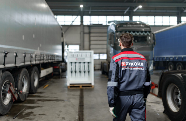 На какие сервисные услуги могут рассчитывать предприятия от производителей масел? Рассказываем на примере работы ЛУКОЙЛ.