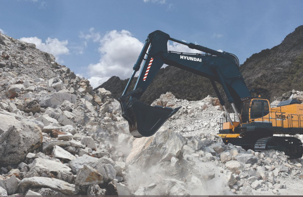 Экскаваторы Hyundai R1250-9 и R850LC-9 как поставлялись в Россию, так и будут поставляться, тогда как основные конкуренты в связи с санкциями ушли с нашего рынка.