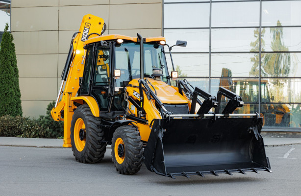Спецтехника и запчасти JCB впервые стали доступны онлайн на Ozon