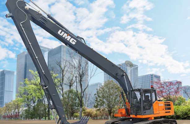 UMG представила обновленный гусеничный экскаватор Е225С LR