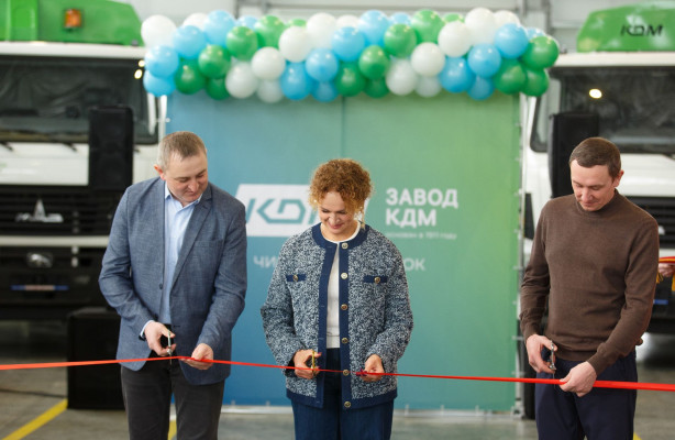 Открытие нового цеха сборки мусоровозов позволит Смоленскому заводу КДМ более чем вдвое нарастить объемы производства техники