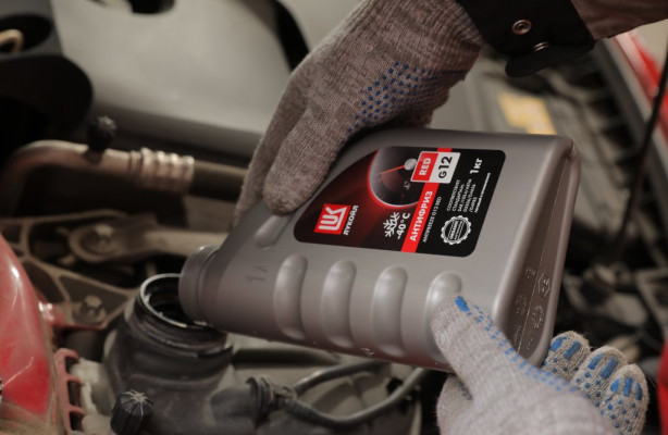 Эксперты рассказали, как часто менять антифриз