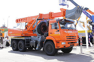 Экскаватор-планировщик UDS-224 на шасси КАМАЗ-43118